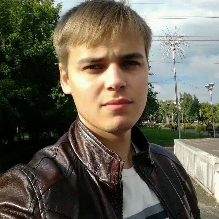 Дмитрий Глухов