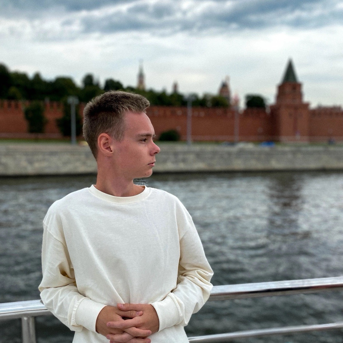 Влад Фролов