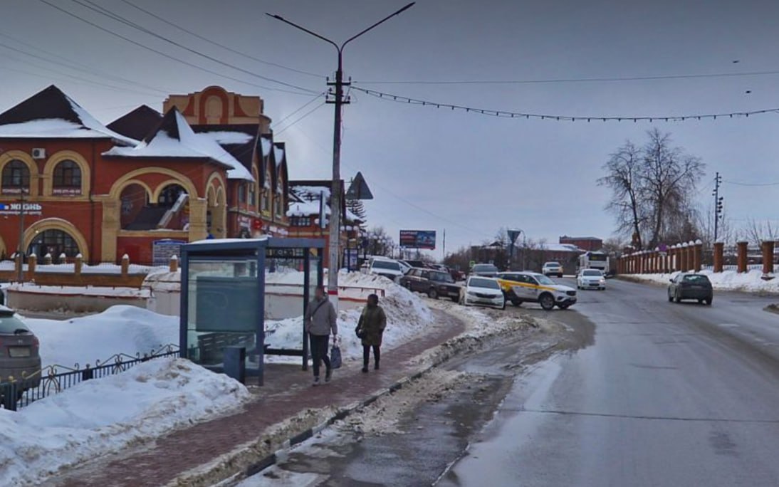 Это фейк!
Сейчас на этом месте вообще нет никакой рекламной конструкции.
По данным панорам Яндекс.Карт конструкция из этого места была демонтирована после 2021 года.
⚡️ | Сетка — социальная сеть от hh.ru