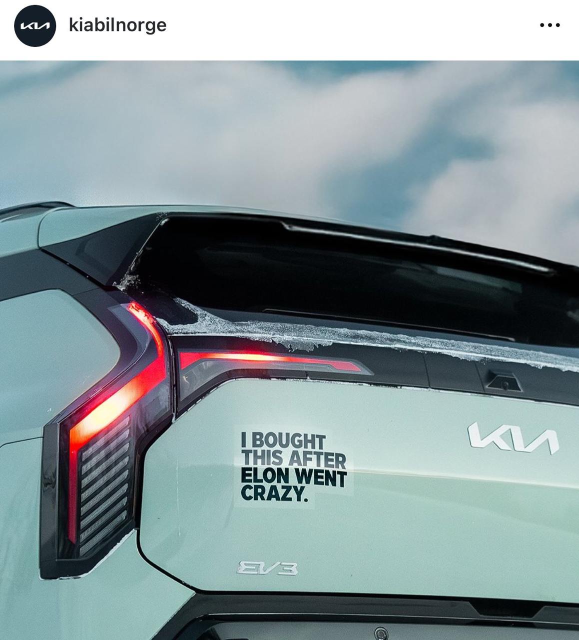 Осуждаем и обсуждаем? 
Официальный аккаунт KIA в Норвегии на днях опубликовал такую фотографию | Сетка — социальная сеть от hh.ru