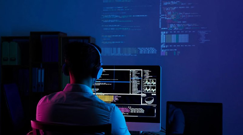 По оценкам экспертов, к 2030 году более 90% разработчиков будут использовать ИИ-ассистентов для помощи в написании и проверке кода
В настоящий момент на российском рынке нейросети выполняют 5–10% рути... | Сетка — социальная сеть от hh.ru