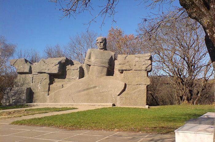 Онлайн-концерт ко Дню Победы впервые пройдет на Холодных родниках
Мероприятия к 9 Мая будут иметь определенную сюжетную линию | Сетка — социальная сеть от hh.ru