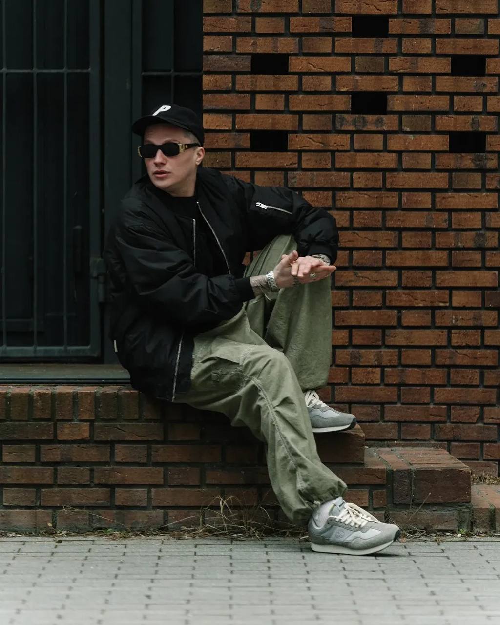 👟 Новая модель от бренда Два Мяча!
Первые кроссовки с беговым ретро силуэтом в ассортименте Два Мяча. Модель вдохновлена прошлым, но создана для современного ритма города | Сетка — социальная сеть от hh.ru