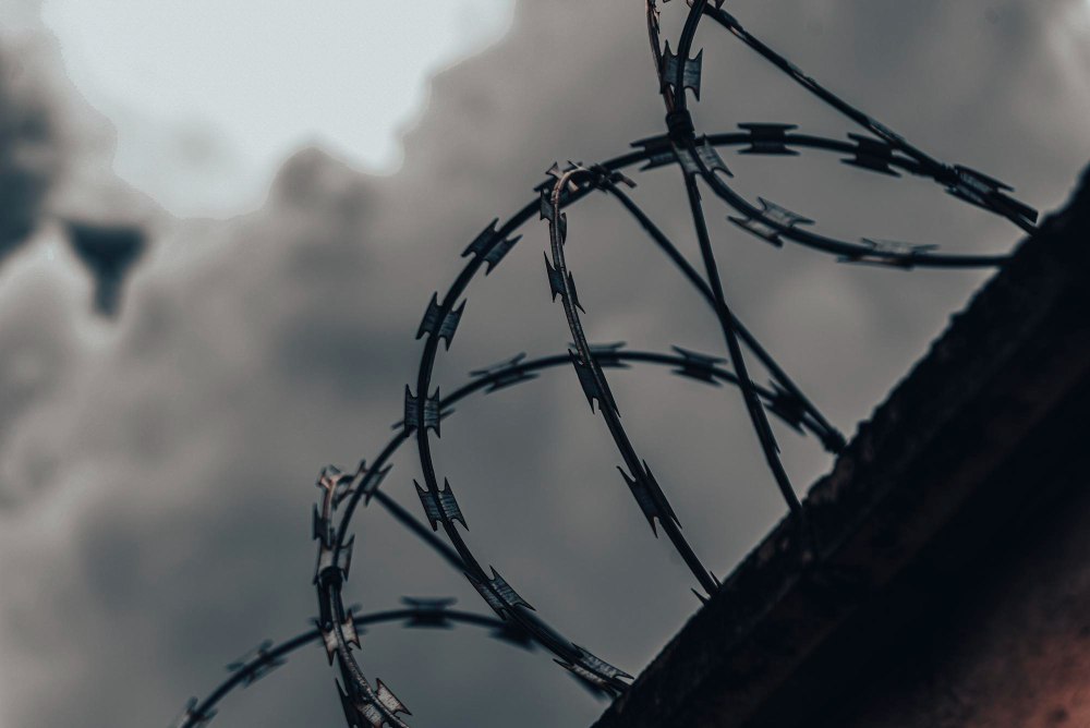 Новый тег "Охрана труда осуждённых"
Никогда специалисты по охране труда не жили спокойно, а значит и нечего начинать | Сетка — социальная сеть от hh.ru