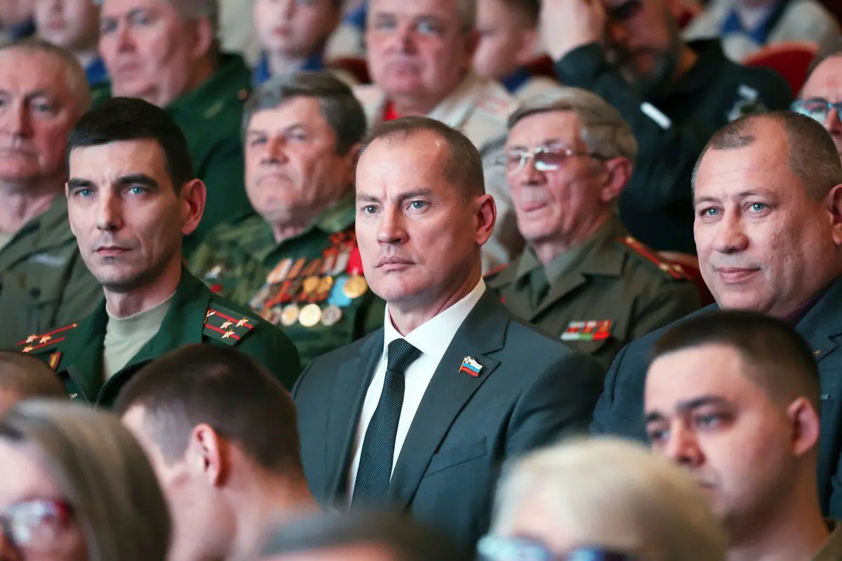 🎖Депутат-участник СВО Олег Петровский призывал военнослужащих присоединиться к программе «Герои Ставрополья»
Участники получат возможность развить себя, как компетентного руководителя органов государс... | Сетка — социальная сеть от hh.ru