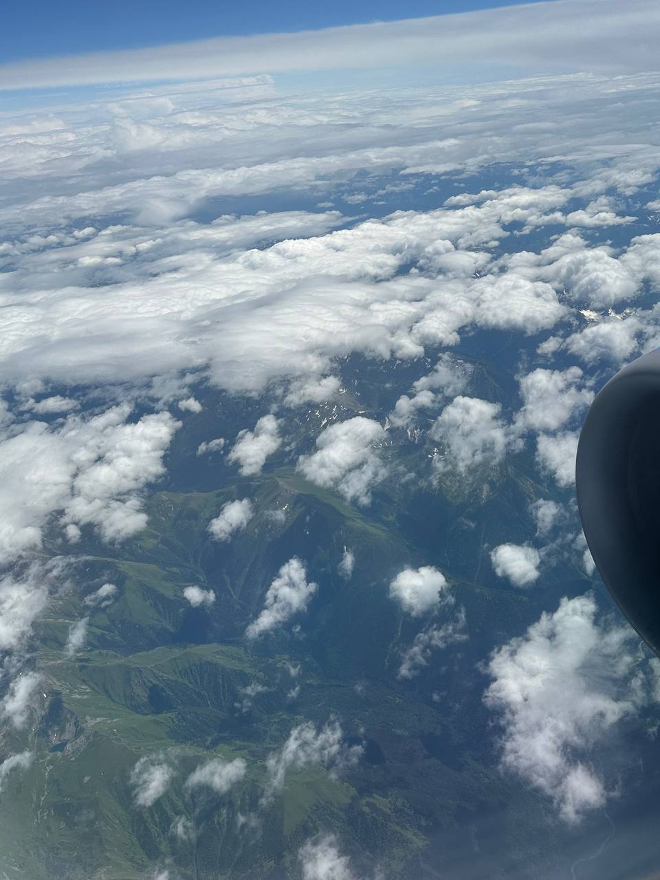 На выходных вам поиграться: 
https://www.glideapps.com
Ноу-код билдер приложений. 
Работает - сносно. Разбирал ли я его функционал на 100%? Нет | Сетка — социальная сеть от hh.ru