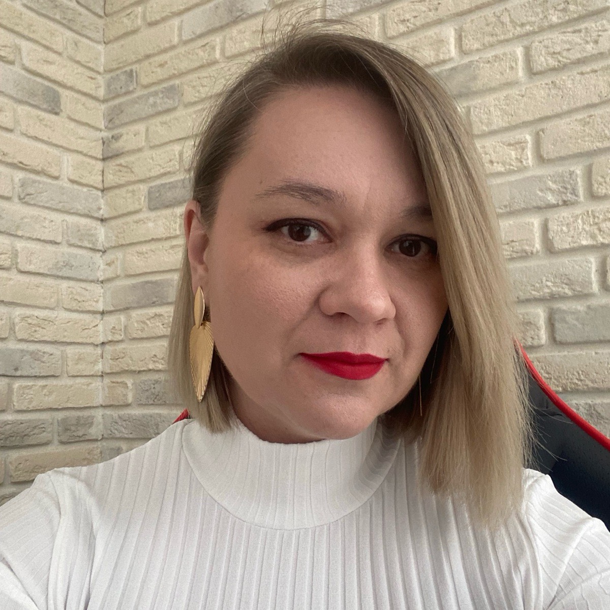 Поли Молчанова