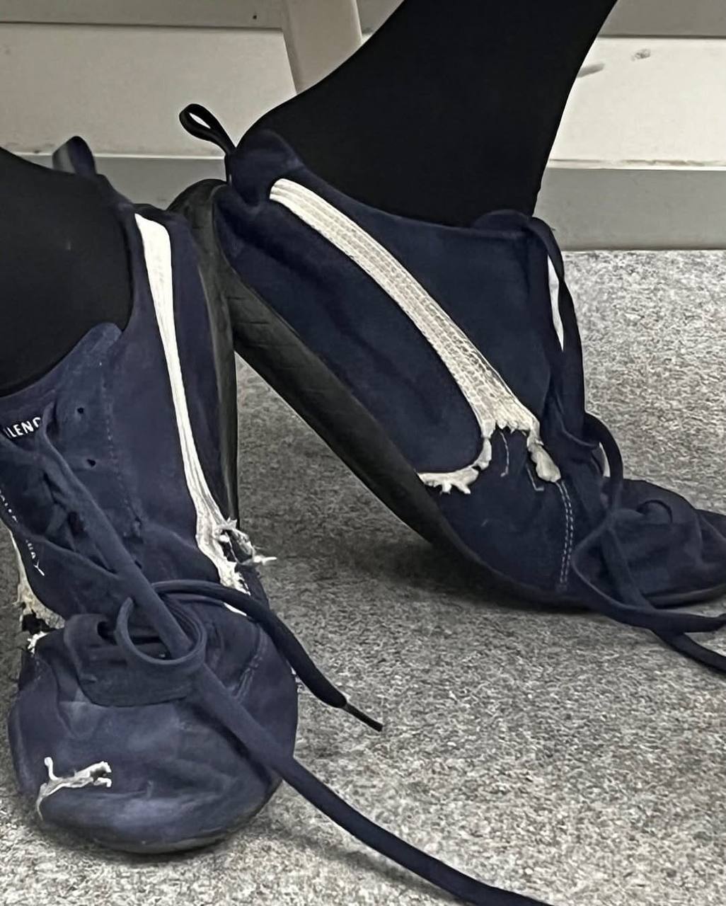 Не топчутся на месте. Представьте коллаб двух брендов: Balenciaga и Puma. Наверняка, что-то глянцевое и пафосное, да? Впрочем, как и всегда | Сетка — социальная сеть от hh.ru