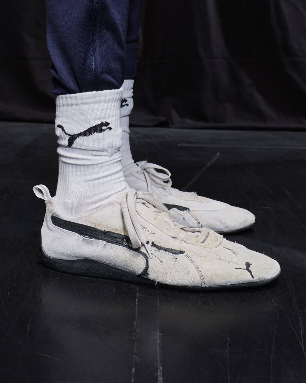 Не топчутся на месте. Представьте коллаб двух брендов: Balenciaga и Puma. Наверняка, что-то глянцевое и пафосное, да? Впрочем, как и всегда | Сетка — социальная сеть от hh.ru