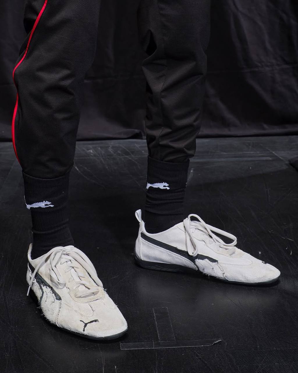 Не топчутся на месте. Представьте коллаб двух брендов: Balenciaga и Puma. Наверняка, что-то глянцевое и пафосное, да? Впрочем, как и всегда | Сетка — социальная сеть от hh.ru