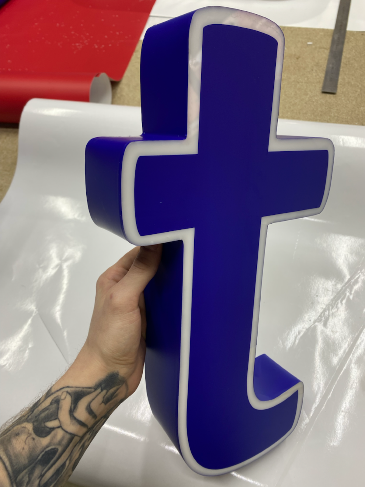 Наши работы по изготовлению световых вывесок | Сетка — социальная сеть от hh.ru