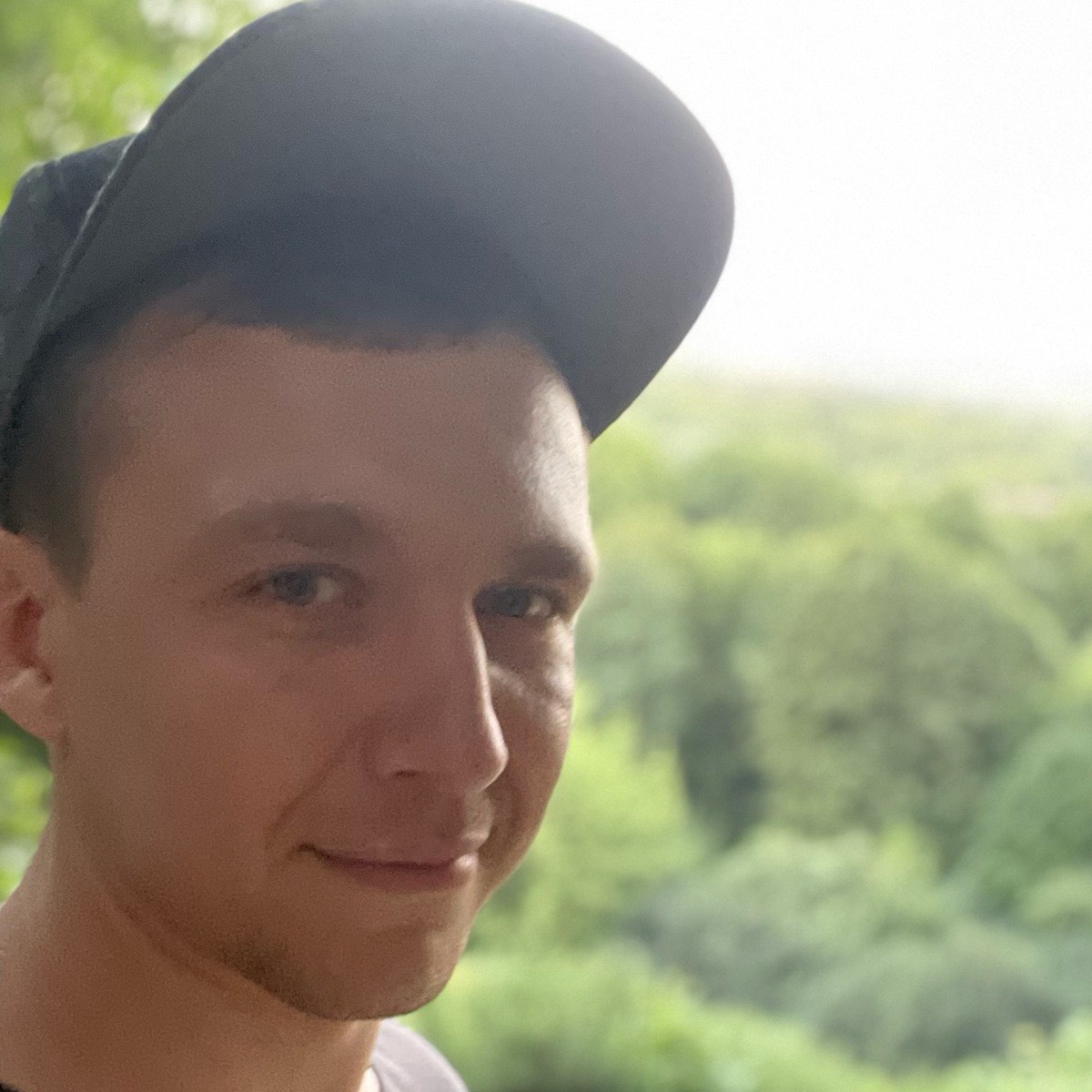 Антон Лисов