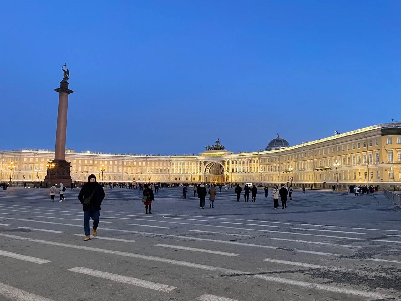 Санкт-Петербург: Город Инвесторов и Ценной Недвижимости 🏙️
Санкт-Петербург – это не просто культурная столица, но и перспективный рынок для вложений | Сетка — социальная сеть от hh.ru