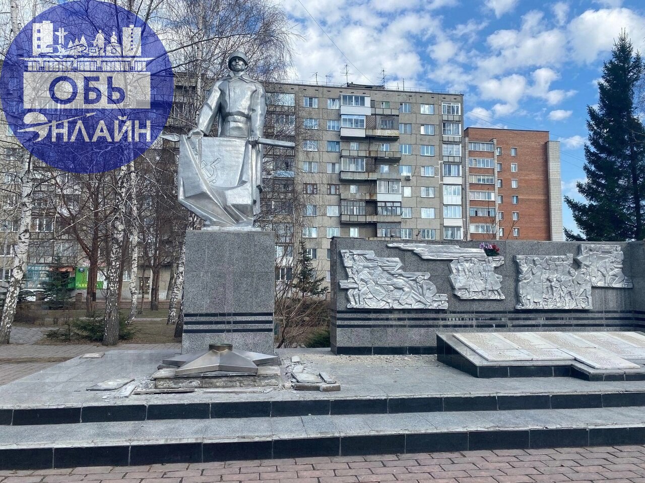↗ Памятник Воину-Освободителю отремонтируют за 200 тысяч рублей
Примечательно, что открытый в 1989 году памятник имеет другое распространённое название — "Воину-Сибиряку" | Сетка — социальная сеть от hh.ru