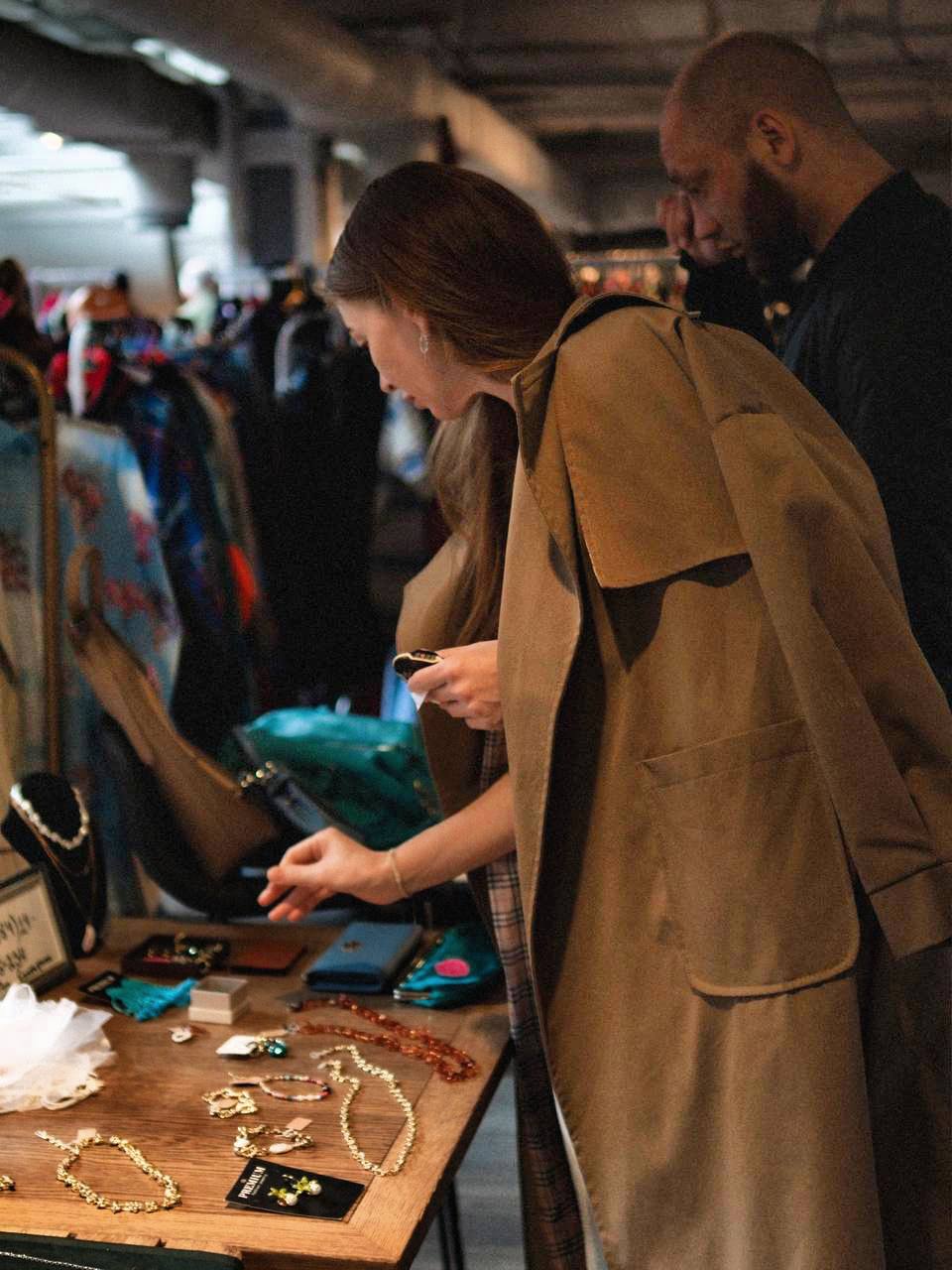 ✨Гаражная распродажа «Гараж-Винтаж Маркете»
22-23 марта
Маркет для тех, кто любит не только локальные бренды, но и старинные вещи с историей | Сетка — социальная сеть от hh.ru