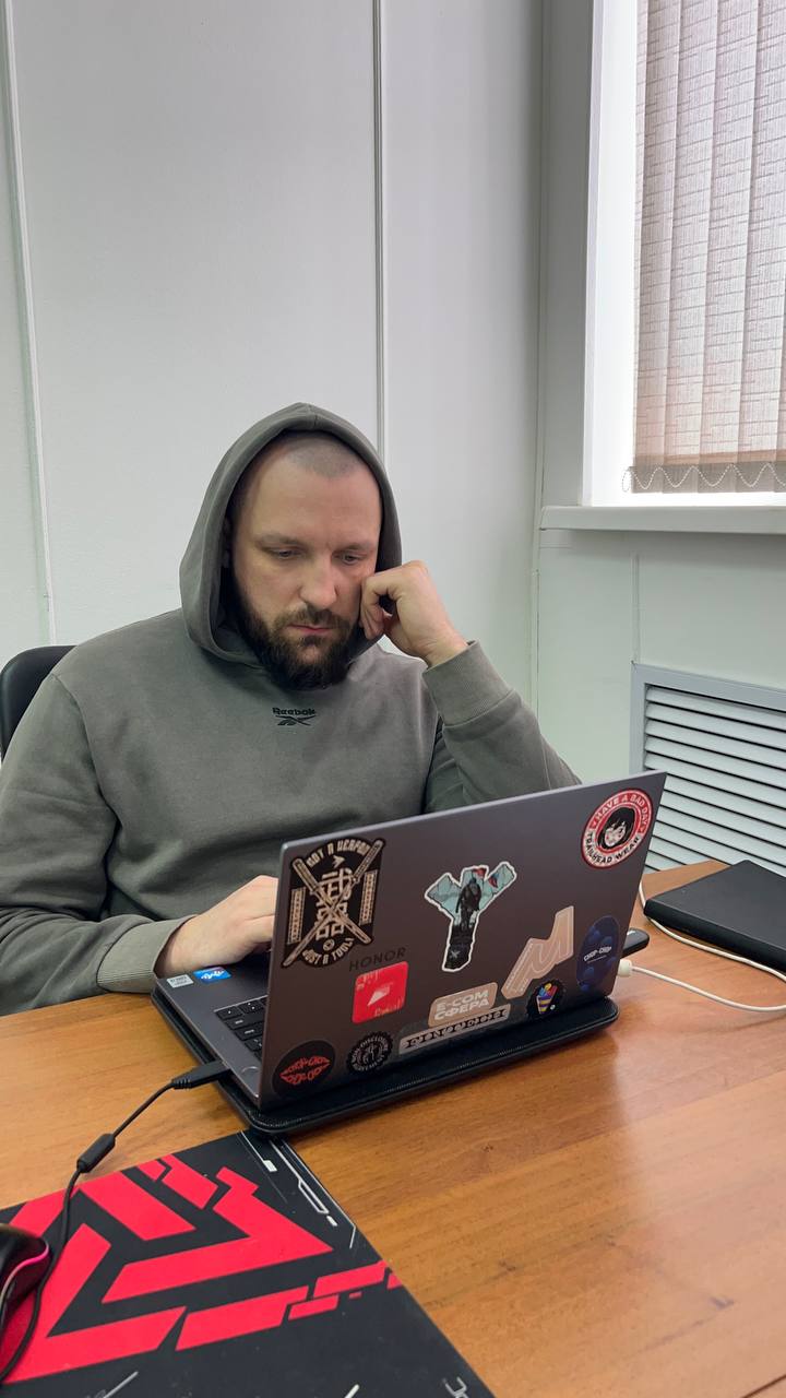 🌍 Что вершит судьбу предпринимателя в этом мире?
Слепая удача? Или незыблемые законы прибыли? 💼
Истина проста: предприниматель не властен над выбором клиента | Сетка — социальная сеть от hh.ru