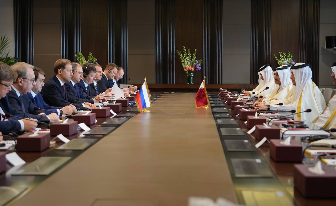 🇷🇺🇶🇦В Дохе прошло 5-е заседание совместной Российско-катарской комиссии по торговому, экономическому и техническому сотрудничеству⚡️Заседание провели первый вице-премьер РФ Денис Мантуров и председате... | Сетка — социальная сеть от hh.ru