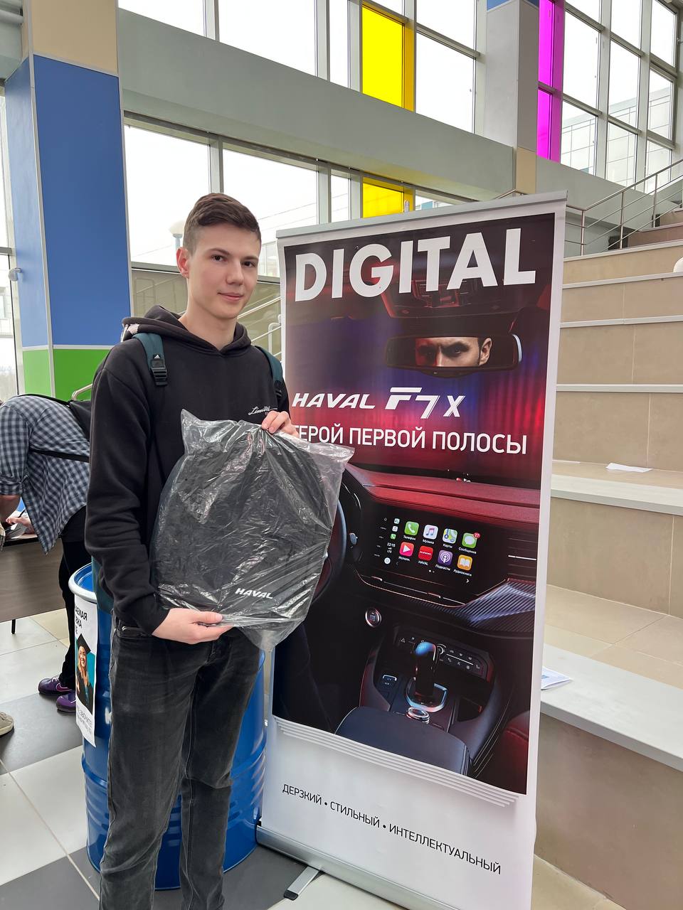🎓 Молодым — везде у нас дорога
На прошлой неделе сотрудники завода HAVAL побывали на ярмарке вакансий в КФ МГТУ им. Н.Э. Баумана | Сетка — социальная сеть от hh.ru