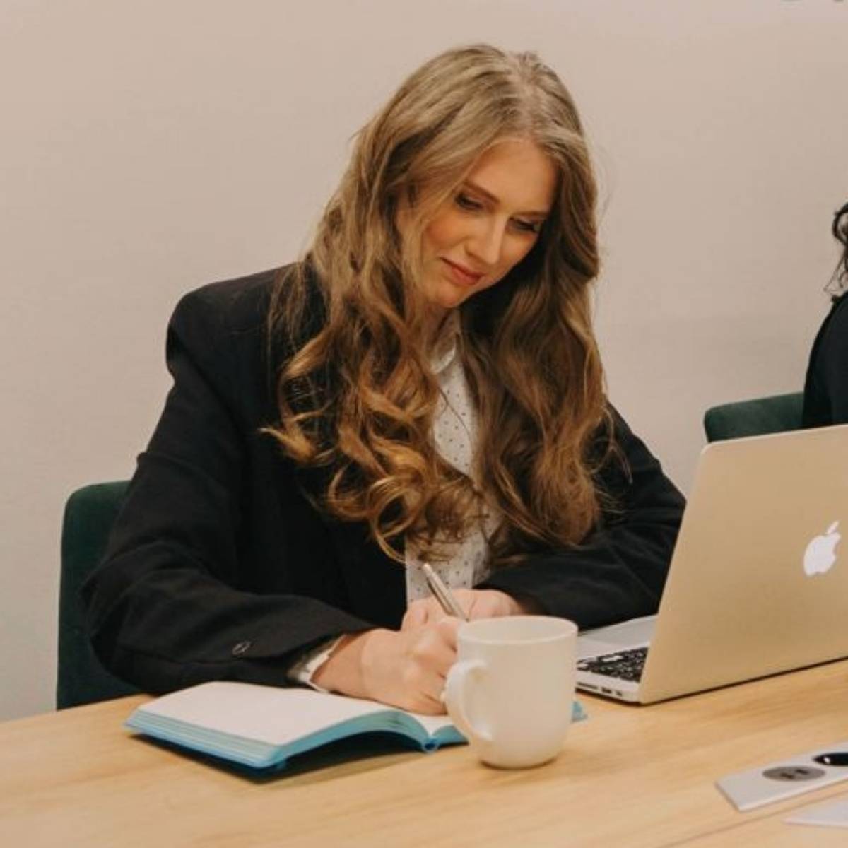 Ирина Захарова | Сетка — социальная сеть от hh.ru