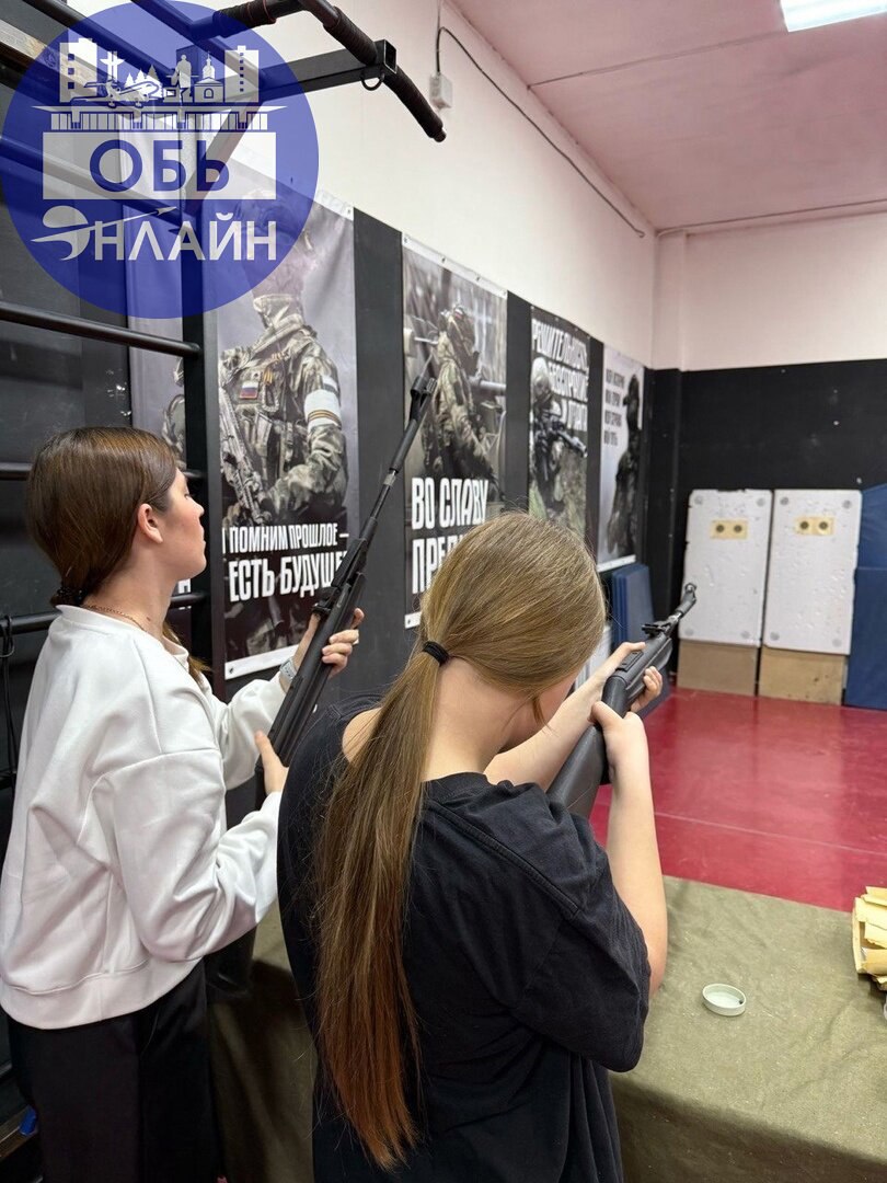 ↗ Толмачёвские амазонки заняли 1 место в военно-спортивных состязаниях
Школьницы отжимались, собирали автоматы и стреляли по мишеням | Сетка — социальная сеть от hh.ru