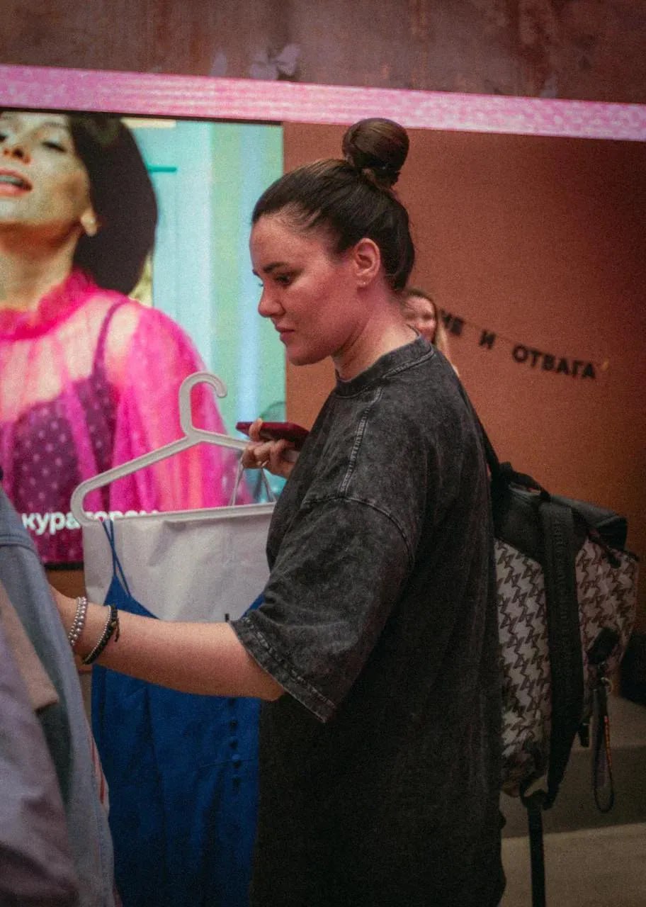💃 Фестиваль подруг на Хлебозаводе
22 марта 12:00-23:30
В программе:
🔘Гала-своп от Забуйков
🔘Моно-спектакль
🔘Мастер-класс по украшениям
🔘Дискотека «Царица»
🔘Парфюмерный воркшоп
🔘Встреча книжного клуба
... | Сетка — социальная сеть от hh.ru