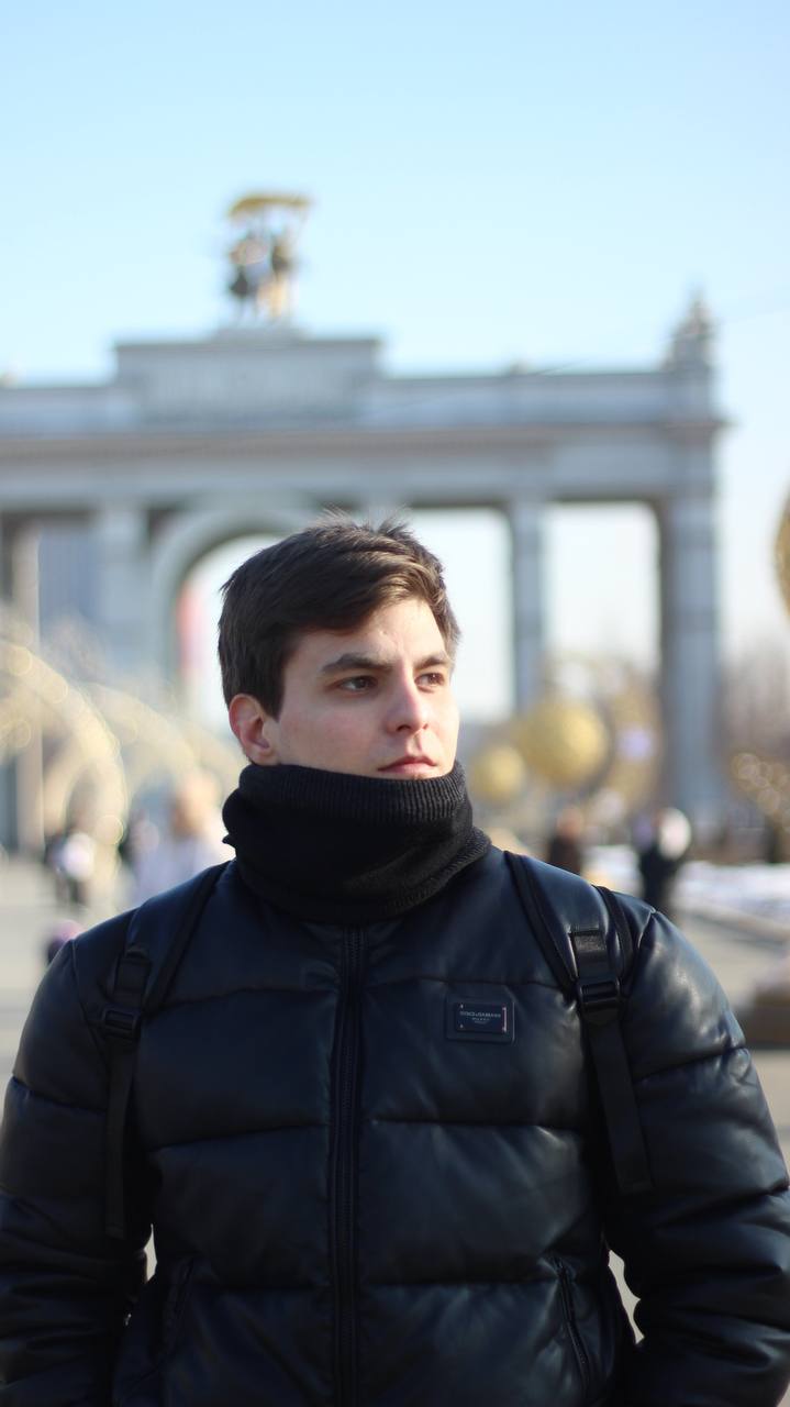Москва ☺️
Как же приятно вернуться в этот город после нескольких лет отсутствия 🤗 Прогуляться по знакомым улицам, вновь посетить любимые места, встретиться с хорошими друзьями и открыть для себя новые... | Сетка — социальная сеть от hh.ru