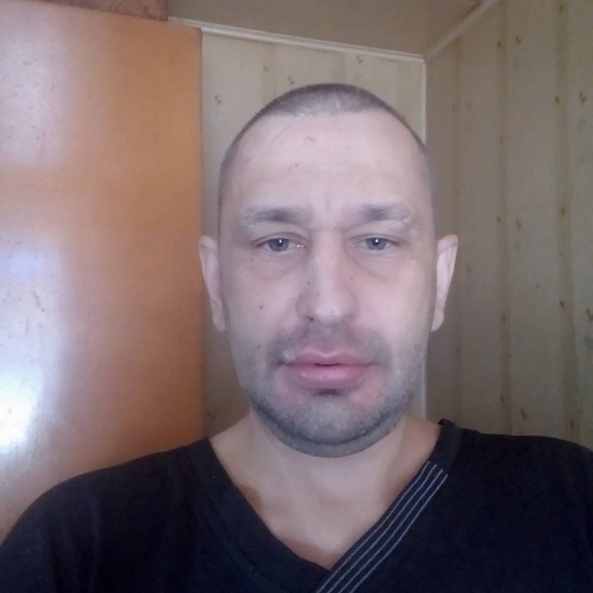 Женя Лавров