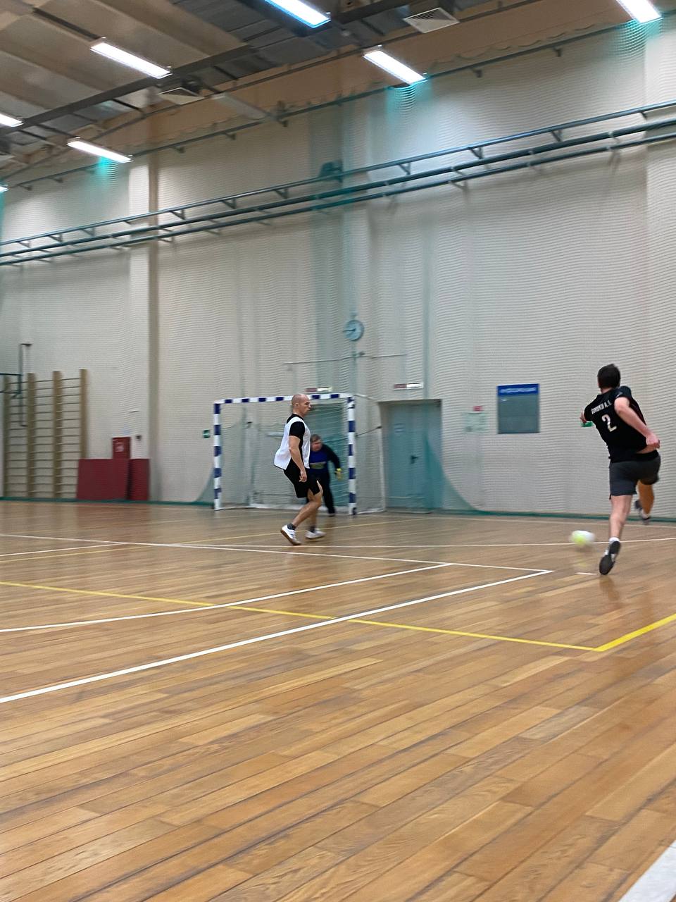 ⚽️ Тяжело на тренировках, легко на матчах
В минувшую субботу сотрудники завода HAVAL собрались на очередную футбольную тренировку. Всего в ней участвовало 18 человек | Сетка — социальная сеть от hh.ru