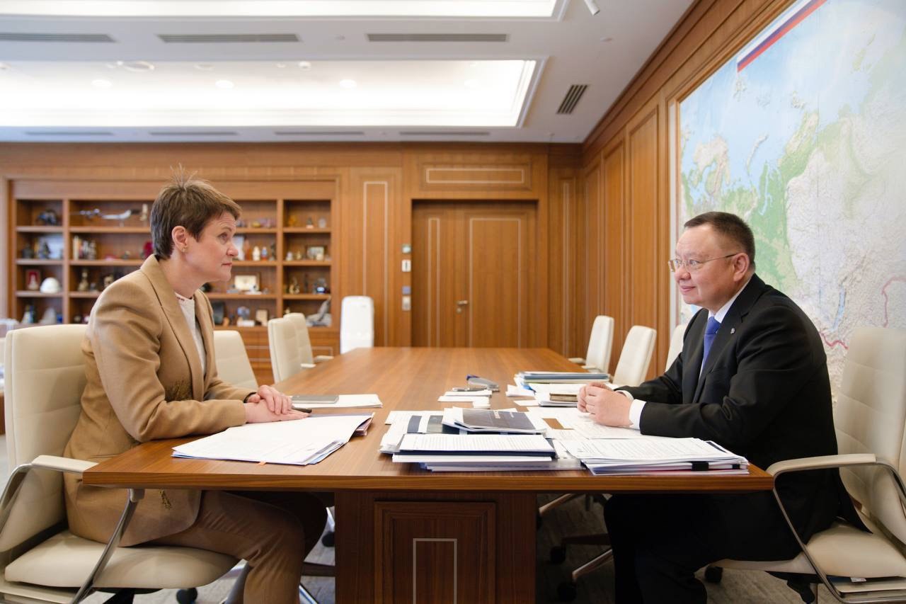 Глава Минстроя России Ирек Файзуллин обсудил развитие федеральной территории «Сириус» совместно с председателем Совета Еленой Шмелевой
▶️Минстроем России оказывается всесторонняя поддержка реализации ... | Сетка — социальная сеть от hh.ru