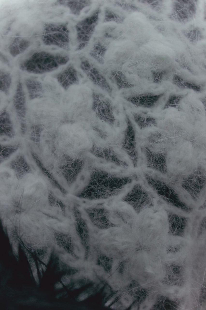 👑 Самые красивые фото для ЮЖЕ, конечно же, делает Дмитрий Колнаузов.
Там снова снегов показывают, так что вязаные аксессуары далеко не убираем, особенно ажурные | Сетка — социальная сеть от hh.ru