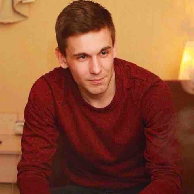 Денис Медведев