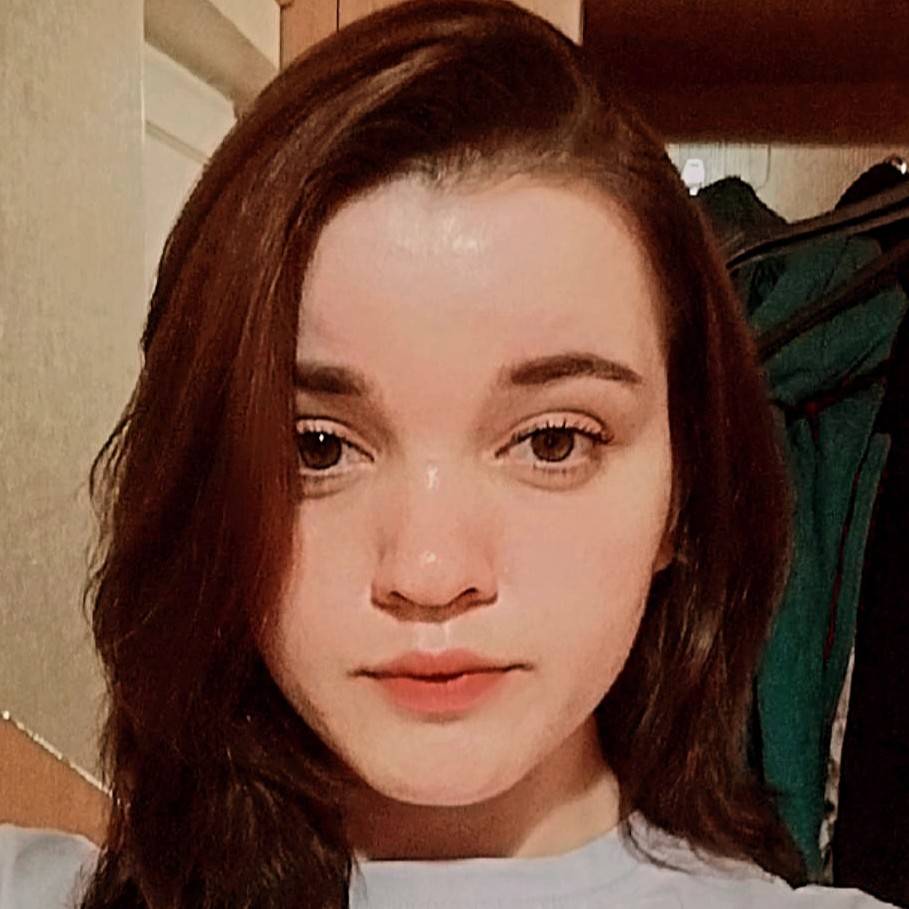 Аяна Белоусова
