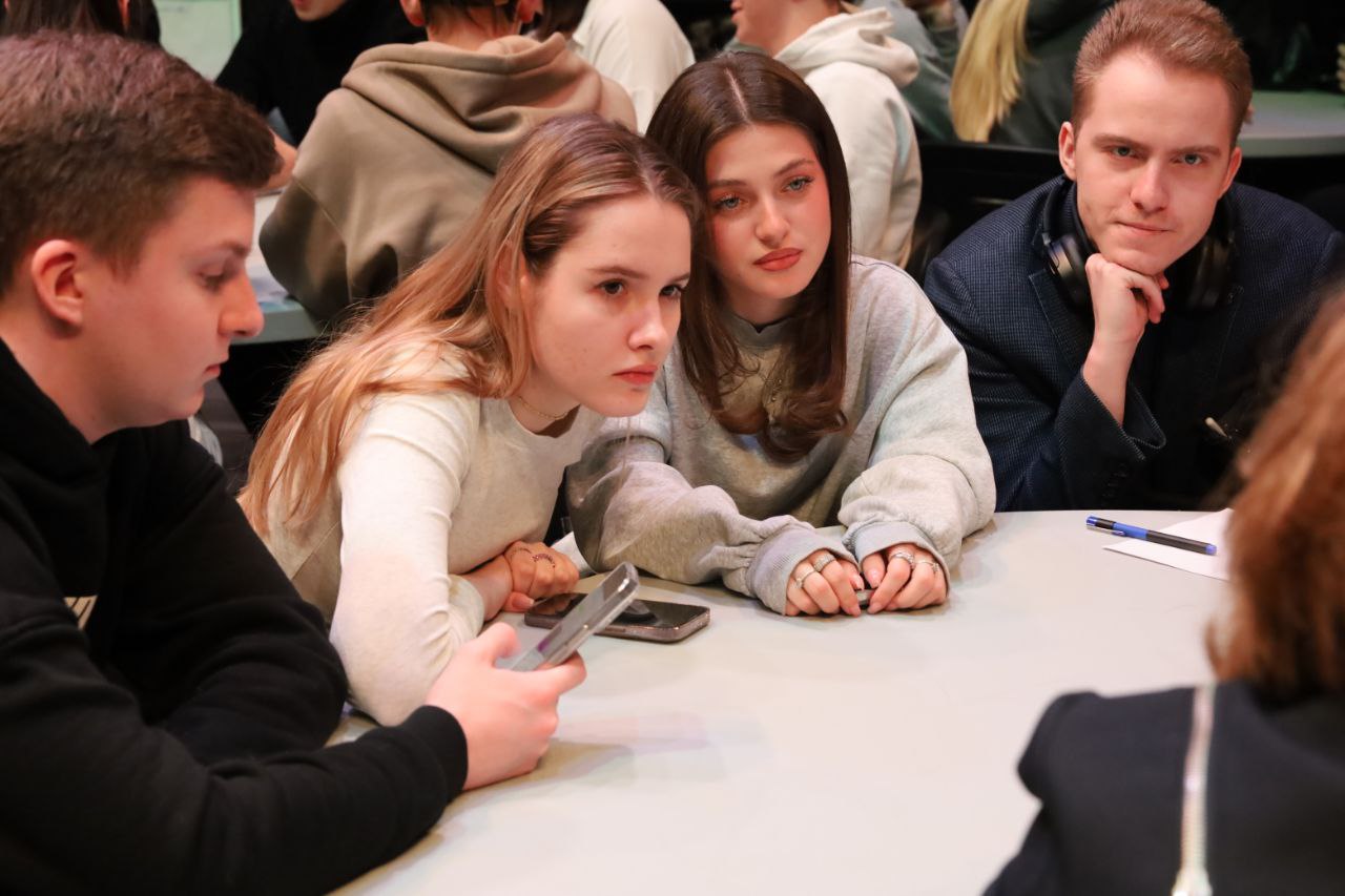Готовы повлиять на будущее? 🚀
На нашей платформе запускается новый проект, реализуемый вместе с Общественной палатой РФ, — «Хорошие новости» 🔥
Это мобильное приложение для тех, кому интересны позитивн... | Сетка — социальная сеть от hh.ru