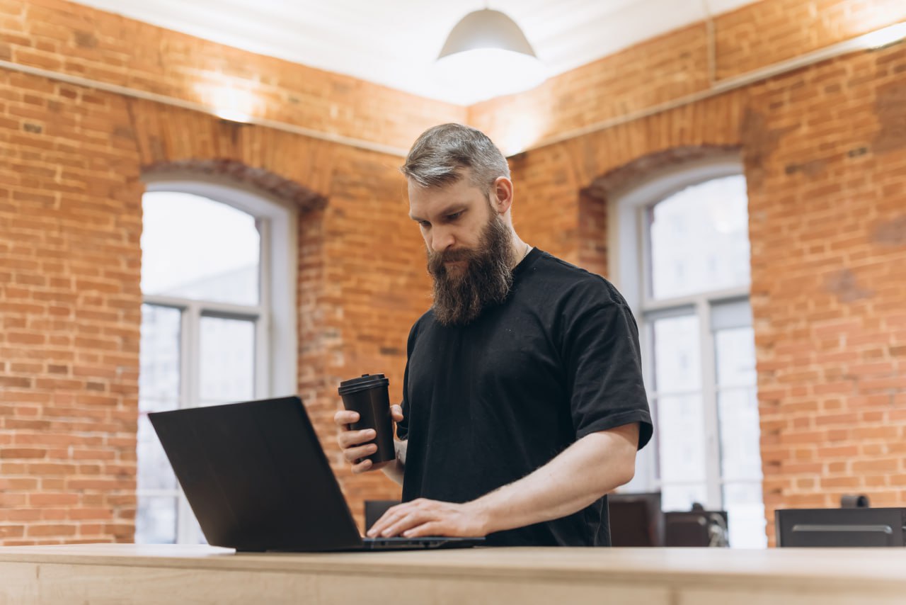 Как строить бизнес на миллиард без хаоса?
За 15 лет в предпринимательстве я прошёл через кризисы, масштабирование, выстраивание процессов с нуля – и собрал рабочие инструменты, которые действительно р... | Сетка — социальная сеть от hh.ru