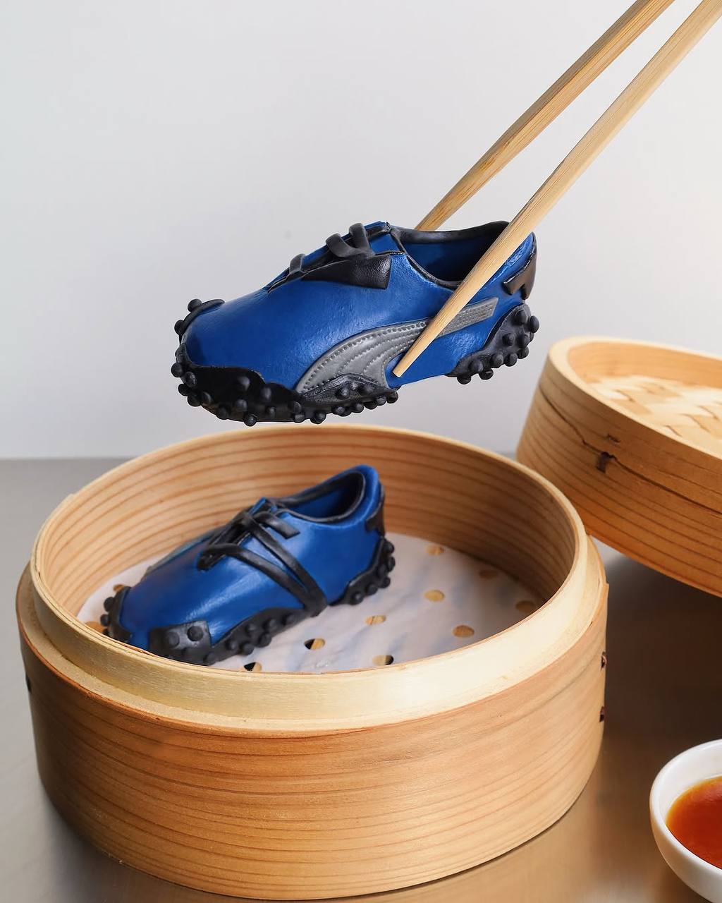 #Артем Хочется съесть.
+1 реклама, от которой появляется аппетит. Puma продвигает свои кеды Mostro в Японии. | Сетка — социальная сеть от hh.ru
