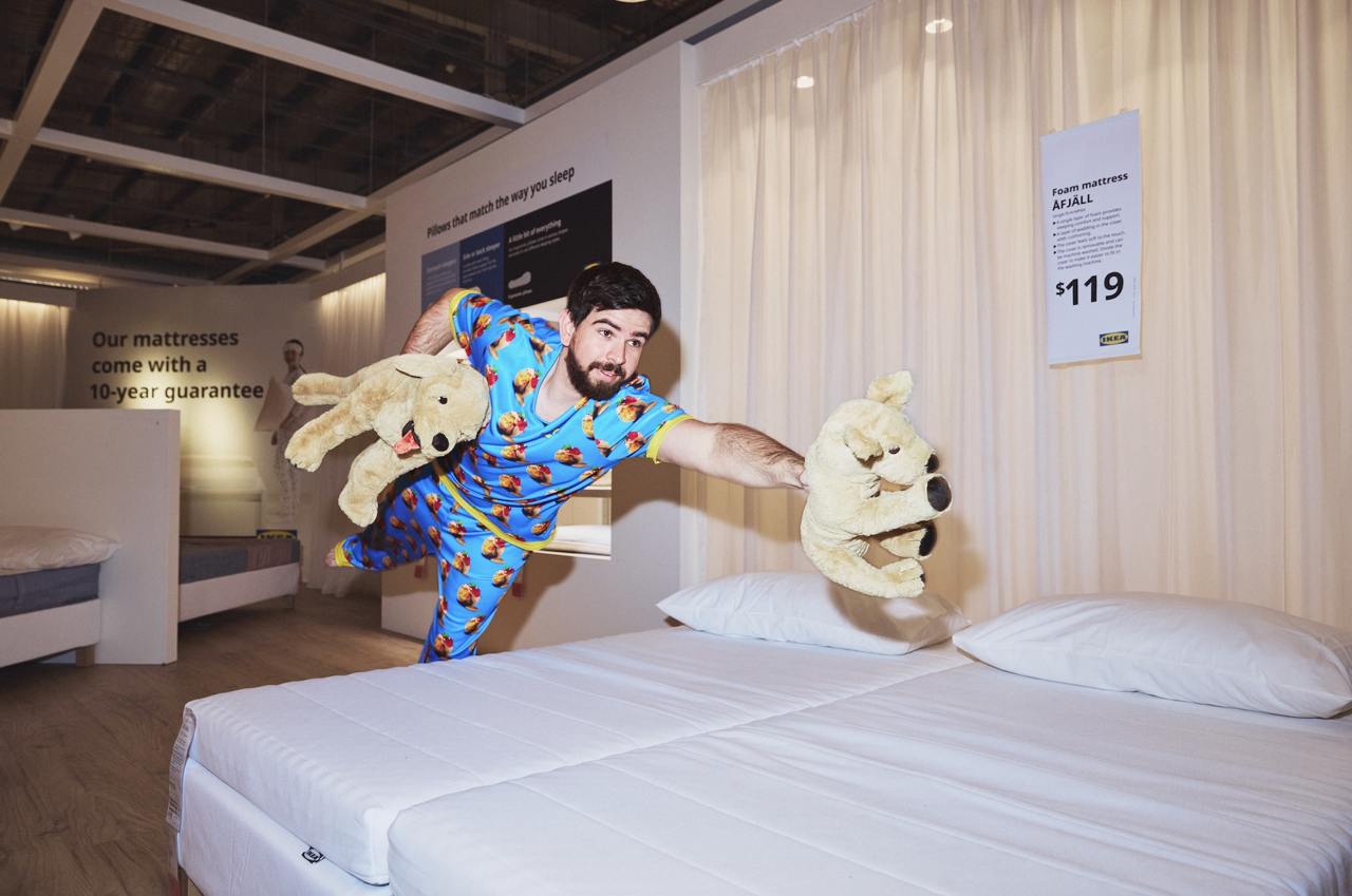 IKEA Бельгия реализовали довольно забавный проект. Они предложили 160 счастливчикам переночевать в одном из своих магазинов | Сетка — социальная сеть от hh.ru