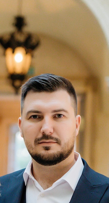 Михаил Карманов