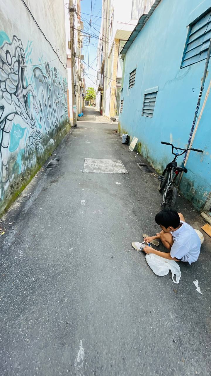 Поезд в средневековье. 
Провожающие, скорее выходите, чтоб не уехать с отъезжающими.
Раз в 6 месяцев переезжаю на новое место | Сетка — социальная сеть от hh.ru