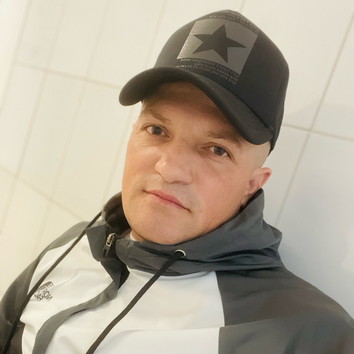 Максим Тошич