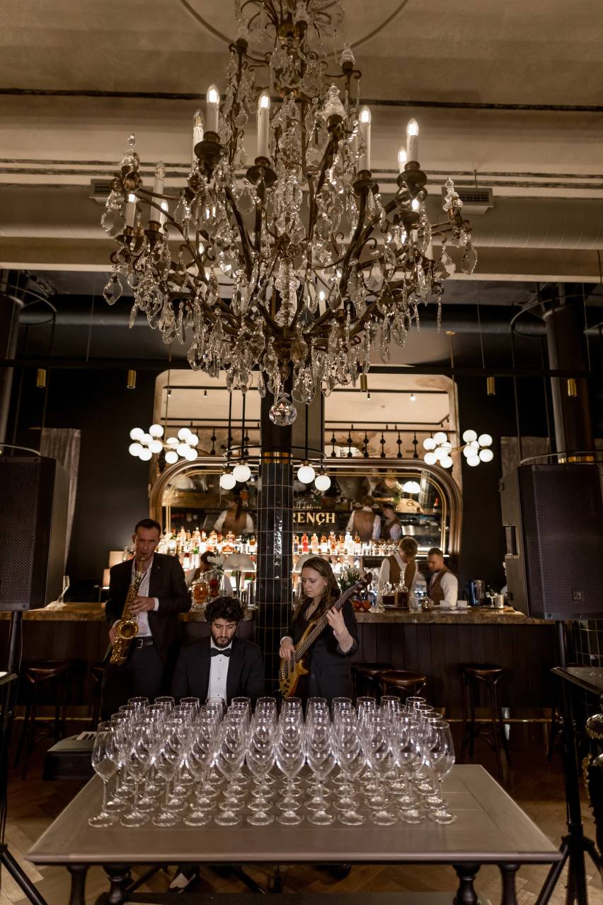 Премьерный ужин Полночь в Париже в ресторане FRENCH bistrot в Ростове-на-Дону.
Вечер про красоту момента, французское искусство жить и наслаждение каждой секундой | Сетка — социальная сеть от hh.ru