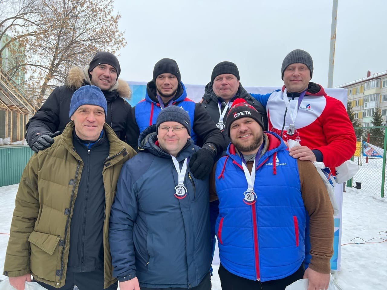 💪 Спортивные успехи сотрудников группы компаний
📍 В Омске команда водоканала соревновалась в перетягивании каната с командами других предприятий. Сотрудники заняли второе место в состязании | Сетка — социальная сеть от hh.ru