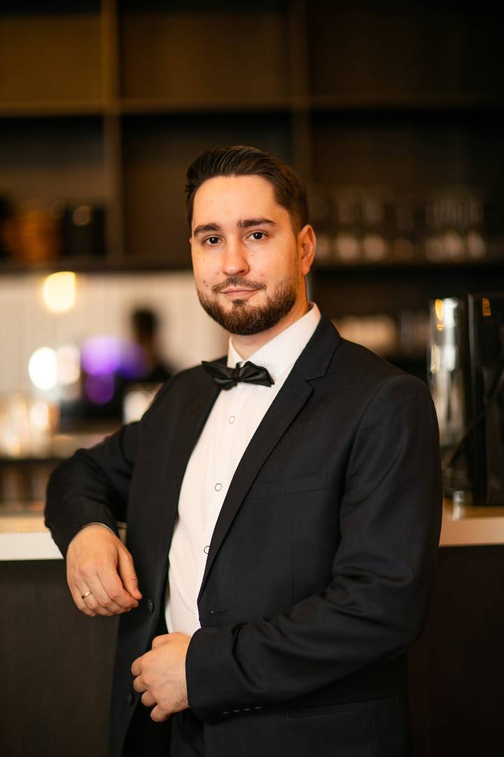 Антон Кушавин