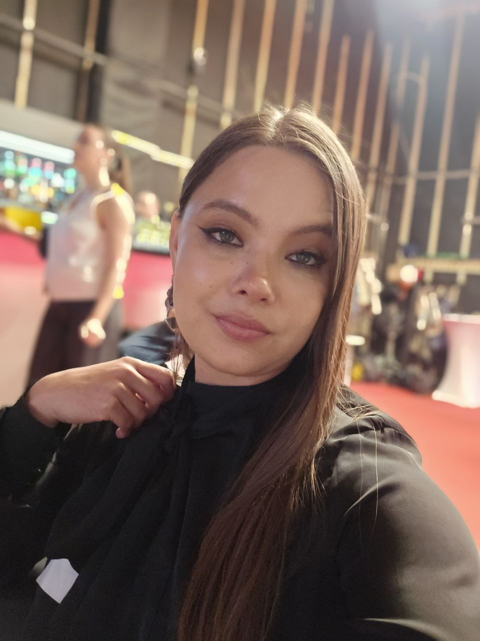 Случайные люди не случайны, они приходят когда это нужно, чтобы сделать то, что ты делаешь!
В этот приезд в Москву я много брожу по различным мероприятиям | Сетка — социальная сеть от hh.ru