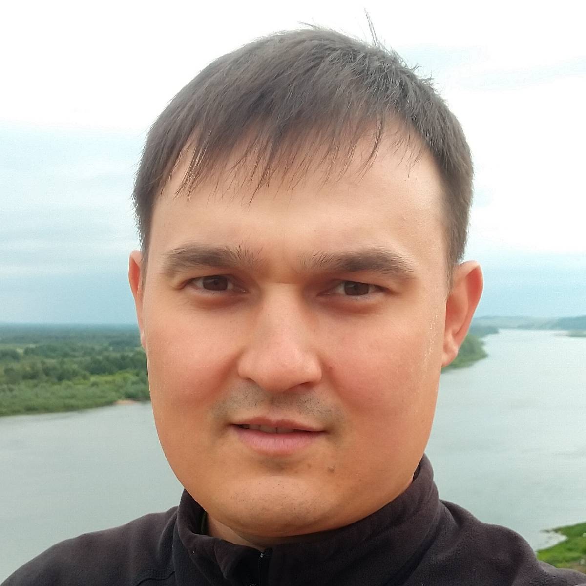 Динис Ахматханов
