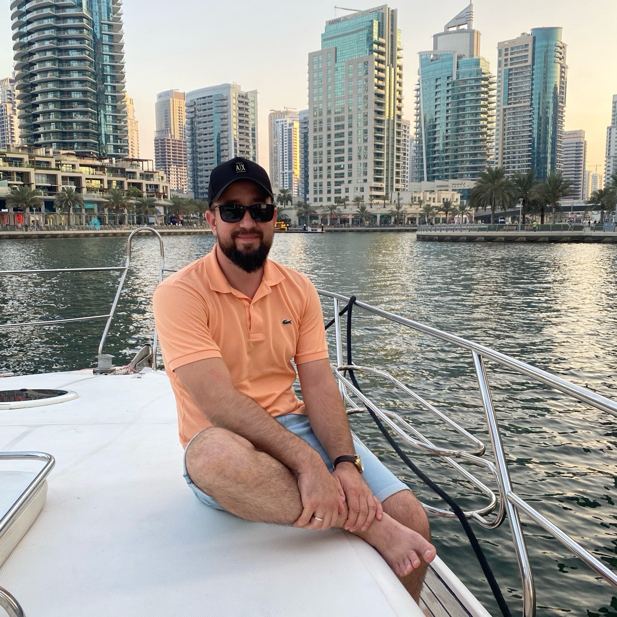 Игорь Тихонов