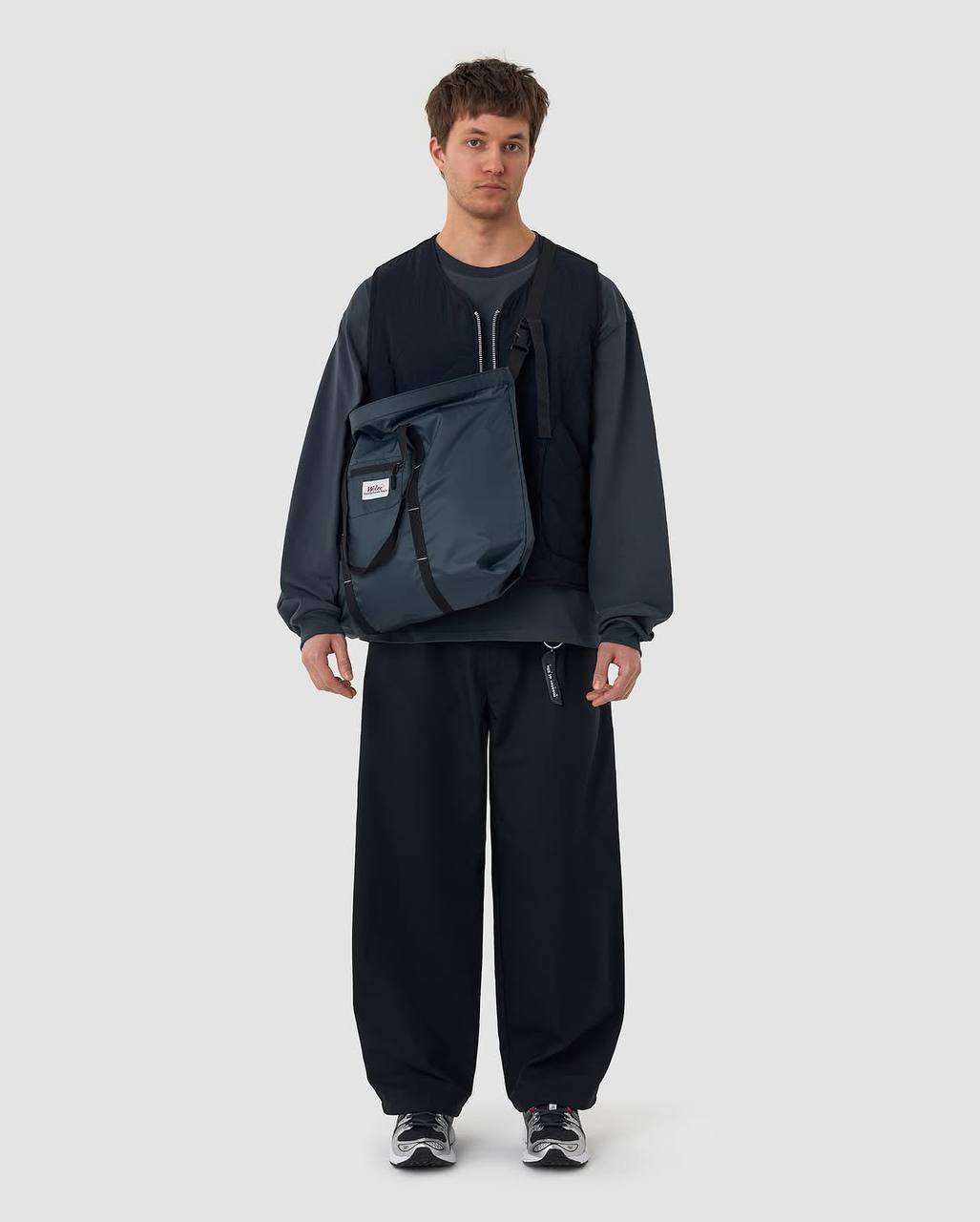 🗻 Wolee Tokyo: брюки, созданные для движения  
Если бы Токио можно было передать через одежду, он выглядел бы примерно так: широкие брюки Wolee — про свободу, ритм и баланс между суетой и неспешностью | Сетка — социальная сеть от hh.ru