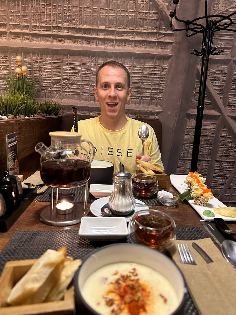 Ух ты 😵‍💫
Telegram уже перешагнул отметку в 1 млрд пользователей. Это не просто мессенджер — это огромная площадка, где в любой нише сидят ваши клиенты: от владельцев малого бизнеса до корпораций | Сетка — социальная сеть от hh.ru