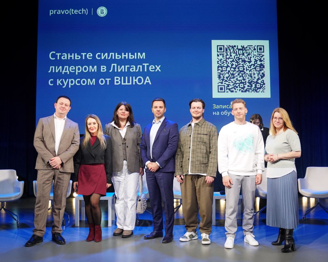🚀 Итоги панельной сессии по AI 
Сегодня выступил на дискуссии в ВШЭ  с экспертами из власти и бизнеса | Сетка — социальная сеть от hh.ru