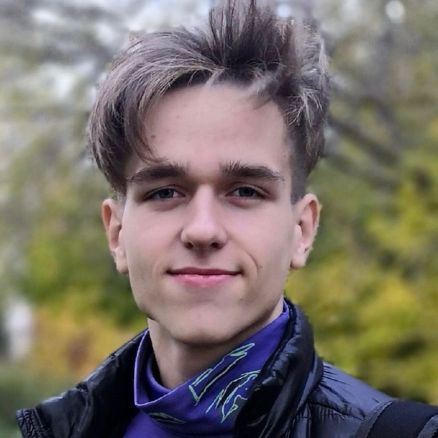 Олег Жолобов