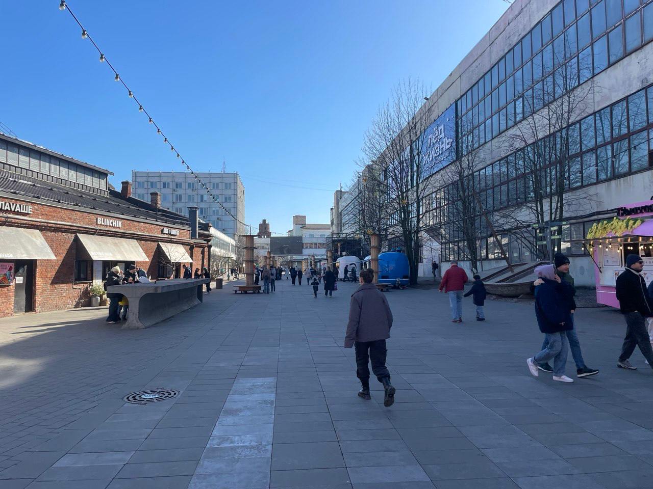 СЕВКАБЕЛЬ ПОРТ: новое пространство у воды  
Заглянул в Севкабель Порт — интересное место, где бывший завод превратили в современное городское пространство | Сетка — социальная сеть от hh.ru